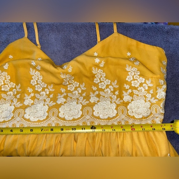 Savanna Jane Marigold Yellow Dress White Floral Embroidery Size 1X - Picture 3 of 5